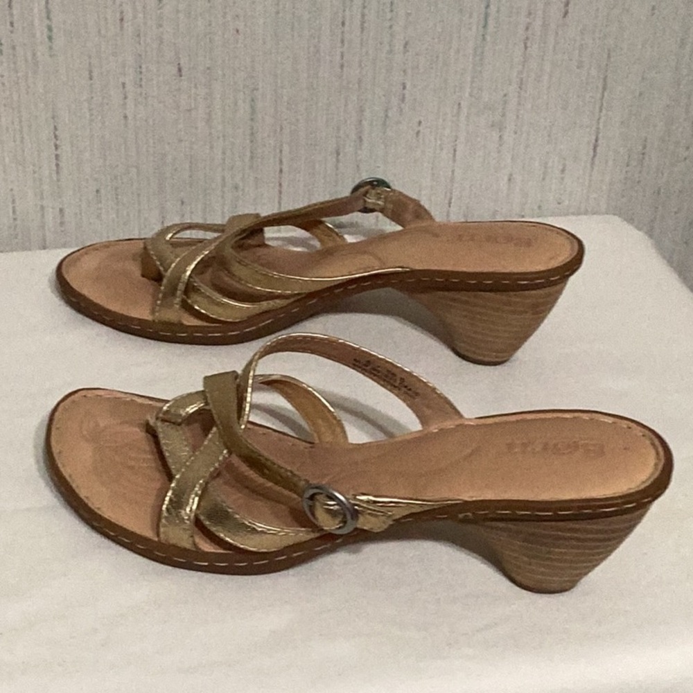 Born Women's Tan and Gold Strappy Low-Heel Sandals - Picture 3 of 7